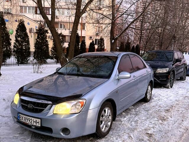 Серый Киа Черато, объемом двигателя 2 л и пробегом 19900 тыс. км за 4350 $, фото 7 на Automoto.ua