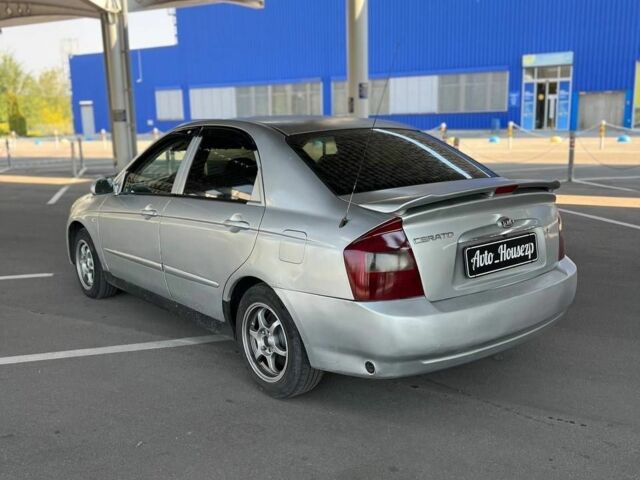 Серый Киа Черато, объемом двигателя 0 л и пробегом 274 тыс. км за 3400 $, фото 3 на Automoto.ua