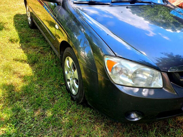 Серый Киа Черато, объемом двигателя 1.6 л и пробегом 300 тыс. км за 3900 $, фото 1 на Automoto.ua