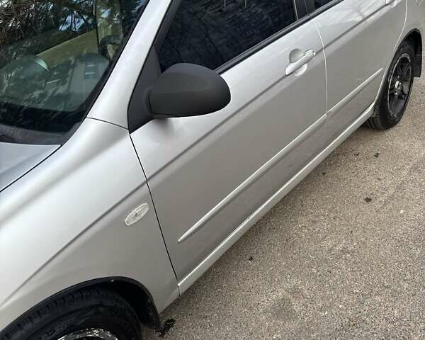 Серый Киа Черато, объемом двигателя 1.6 л и пробегом 320 тыс. км за 4300 $, фото 11 на Automoto.ua