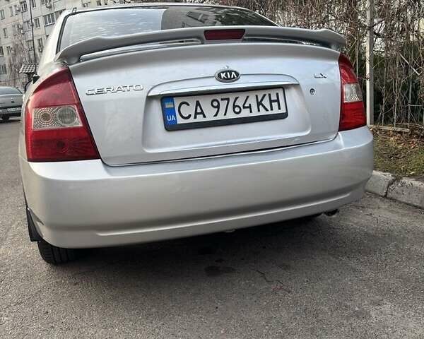 Серый Киа Черато, объемом двигателя 1.6 л и пробегом 320 тыс. км за 4300 $, фото 8 на Automoto.ua