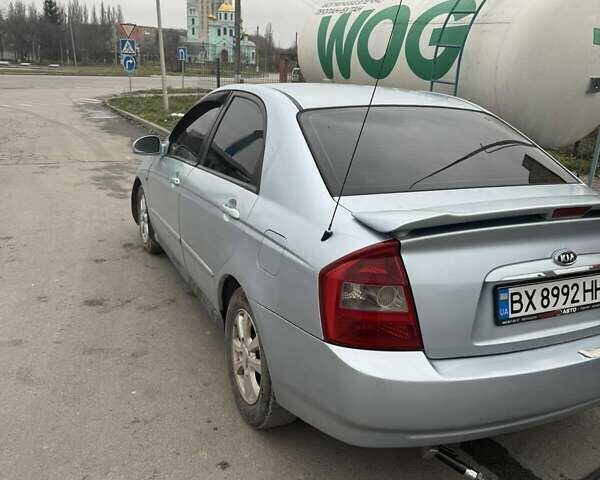 Серый Киа Черато, объемом двигателя 1.98 л и пробегом 200 тыс. км за 3150 $, фото 6 на Automoto.ua