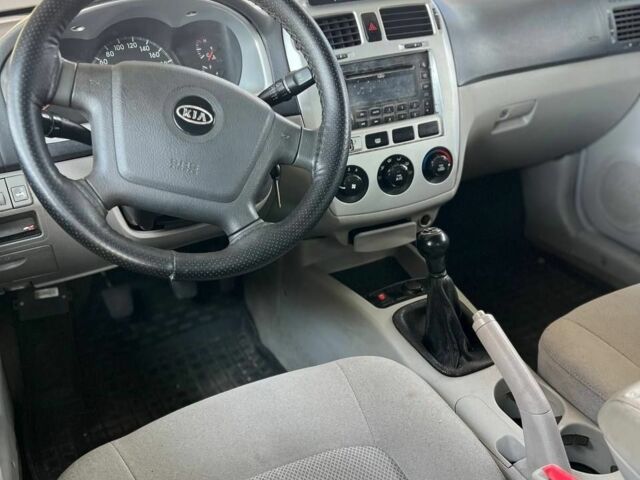 Серый Киа Черато, объемом двигателя 0 л и пробегом 274 тыс. км за 3400 $, фото 6 на Automoto.ua