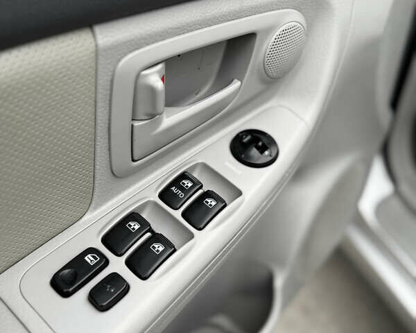 Серый Киа Черато, объемом двигателя 2 л и пробегом 240 тыс. км за 4300 $, фото 13 на Automoto.ua