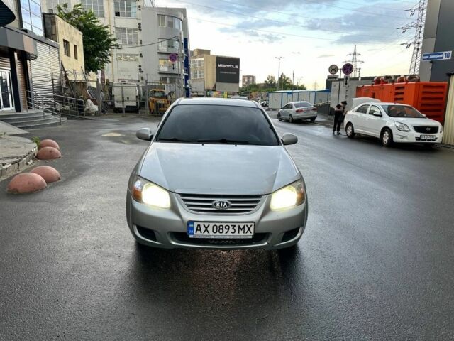 Серый Киа Черато, объемом двигателя 1.6 л и пробегом 320 тыс. км за 3500 $, фото 6 на Automoto.ua