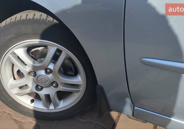 Серый Киа Черато, объемом двигателя 1.98 л и пробегом 255 тыс. км за 4300 $, фото 32 на Automoto.ua