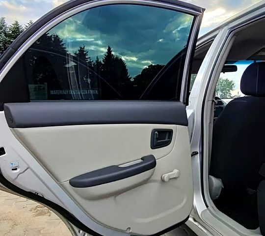 Сірий Кіа Черато, об'ємом двигуна 1.6 л та пробігом 40 тис. км за 5000 $, фото 10 на Automoto.ua