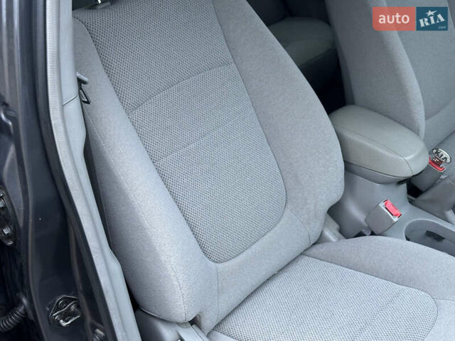 Серый Киа Черато, объемом двигателя 1.98 л и пробегом 213 тыс. км за 4900 $, фото 26 на Automoto.ua