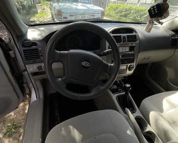 Сірий Кіа Черато, об'ємом двигуна 1.6 л та пробігом 180 тис. км за 4300 $, фото 8 на Automoto.ua