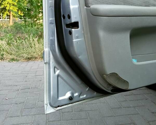 Сірий Кіа Черато, об'ємом двигуна 1.6 л та пробігом 192 тис. км за 5000 $, фото 12 на Automoto.ua