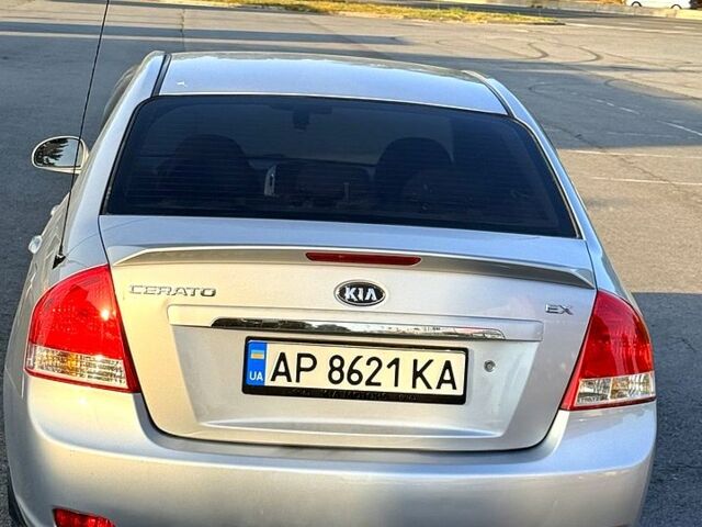 Серый Киа Черато, объемом двигателя 2 л и пробегом 202 тыс. км за 5200 $, фото 1 на Automoto.ua