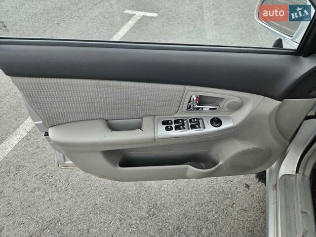 Сірий Кіа Черато, об'ємом двигуна 1.6 л та пробігом 202 тис. км за 4100 $, фото 16 на Automoto.ua