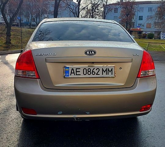 Сірий Кіа Черато, об'ємом двигуна 1.6 л та пробігом 177 тис. км за 4700 $, фото 2 на Automoto.ua