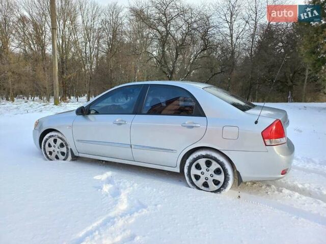 Серый Киа Черато, объемом двигателя 1.58 л и пробегом 472 тыс. км за 4800 $, фото 1 на Automoto.ua