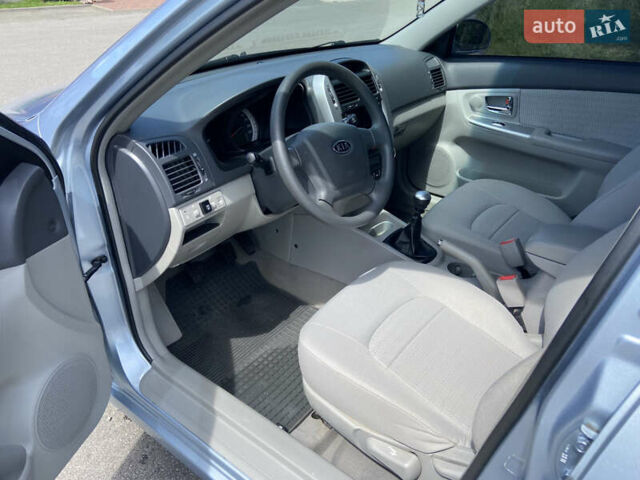 Серый Киа Черато, объемом двигателя 1.6 л и пробегом 82 тыс. км за 6300 $, фото 22 на Automoto.ua