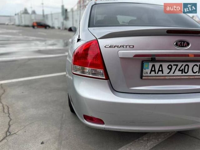 Серый Киа Черато, объемом двигателя 2 л и пробегом 183 тыс. км за 4000 $, фото 10 на Automoto.ua