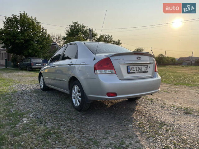 Сірий Кіа Черато, об'ємом двигуна 1.98 л та пробігом 269 тис. км за 4300 $, фото 2 на Automoto.ua