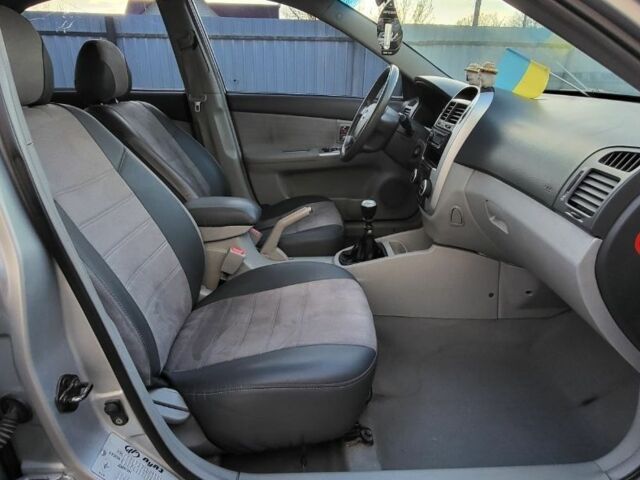 Серый Киа Черато, объемом двигателя 1.6 л и пробегом 326 тыс. км за 2700 $, фото 4 на Automoto.ua