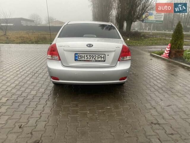 Сірий Кіа Черато, об'ємом двигуна 1.59 л та пробігом 250 тис. км за 4500 $, фото 3 на Automoto.ua