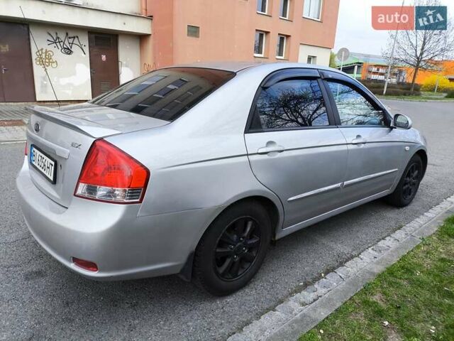 Серый Киа Черато, объемом двигателя 1.6 л и пробегом 218 тыс. км за 4500 $, фото 5 на Automoto.ua