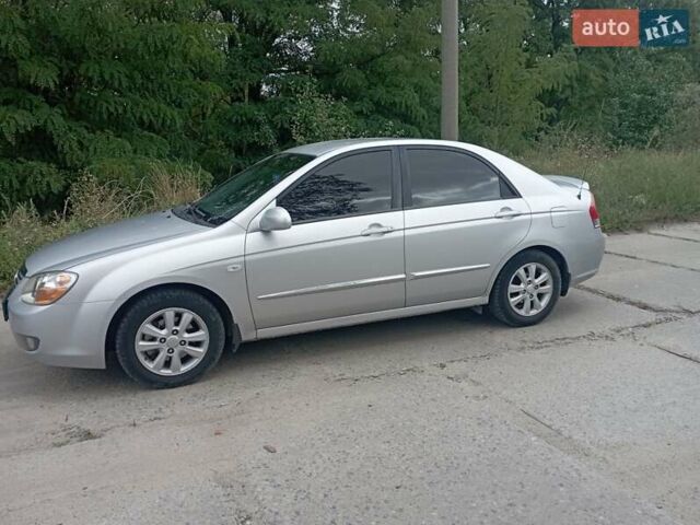 Киа Черато 2007 в Светловдске на Automoto.ua Серый Киа Черато, объемом двигателя 1.6 л и пробегом 164 тыс. км за 5000 $, фото 5 на Automoto.ua