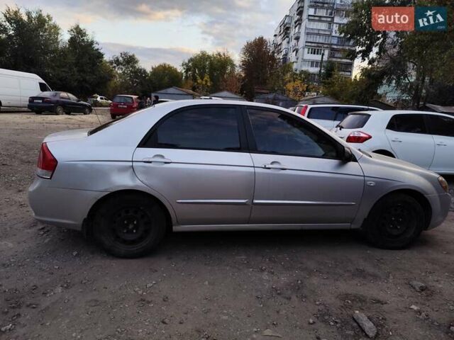 Киа Черато 2007 в Новомосковске на Automoto.ua Серый Киа Черато, объемом двигателя 1.6 л и пробегом 138 тыс. км за 4500 $, фото 6 на Automoto.ua