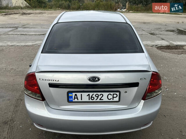 Серый Киа Черато, объемом двигателя 1.6 л и пробегом 235 тыс. км за 4500 $, фото 6 на Automoto.ua
