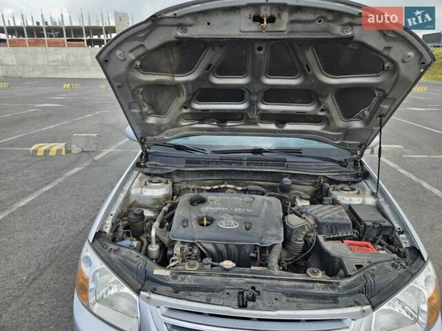 Серый Киа Черато, объемом двигателя 1.6 л и пробегом 197 тыс. км за 4300 $, фото 9 на Automoto.ua