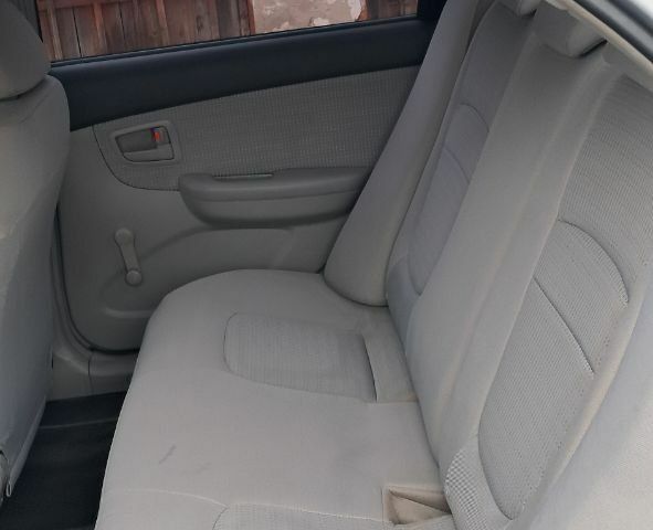 Серый Киа Черато, объемом двигателя 1.6 л и пробегом 360 тыс. км за 4600 $, фото 9 на Automoto.ua