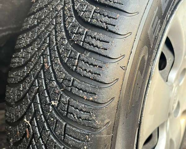 Серый Киа Черато, объемом двигателя 1.6 л и пробегом 268 тыс. км за 3900 $, фото 6 на Automoto.ua