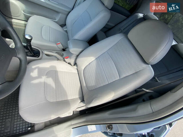 Серый Киа Черато, объемом двигателя 1.6 л и пробегом 82 тыс. км за 6300 $, фото 9 на Automoto.ua