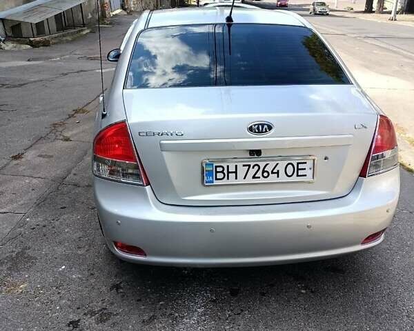 Серый Киа Черато, объемом двигателя 1.6 л и пробегом 230 тыс. км за 5200 $, фото 3 на Automoto.ua