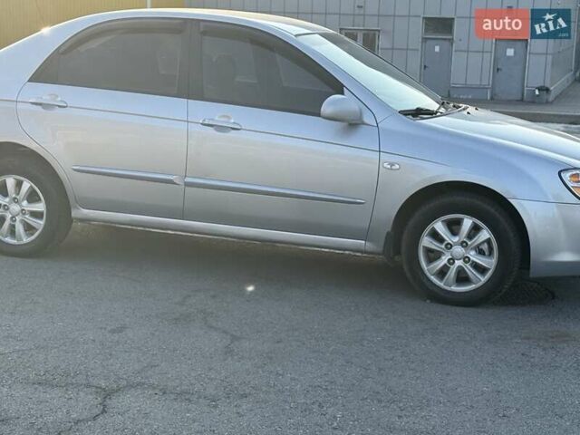 Серый Киа Черато, объемом двигателя 2 л и пробегом 202 тыс. км за 4850 $, фото 5 на Automoto.ua