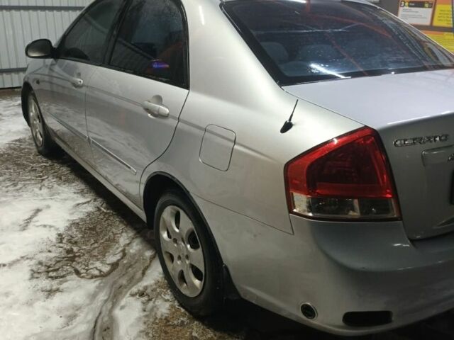 Серый Киа Черато, объемом двигателя 0 л и пробегом 295 тыс. км за 3250 $, фото 6 на Automoto.ua