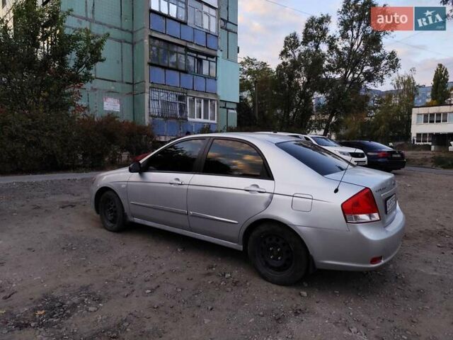 Киа Черато 2007 в Новомосковске на Automoto.ua Серый Киа Черато, объемом двигателя 1.6 л и пробегом 138 тыс. км за 4500 $, фото 11 на Automoto.ua