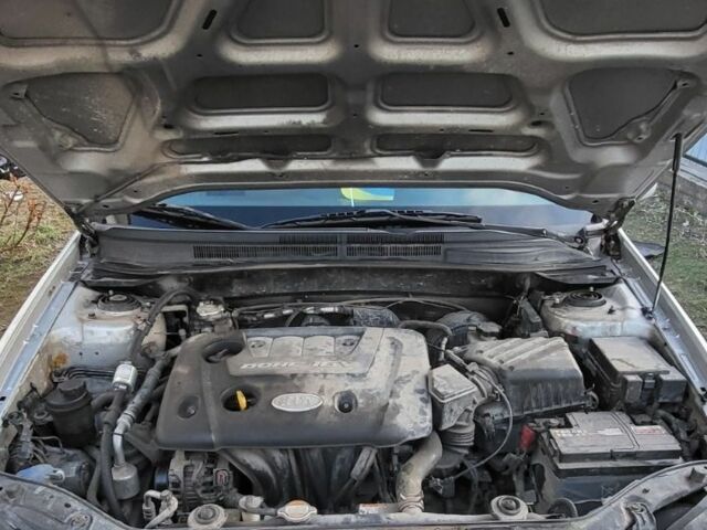 Серый Киа Черато, объемом двигателя 1.6 л и пробегом 326 тыс. км за 2700 $, фото 10 на Automoto.ua