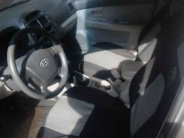 Серый Киа Черато, объемом двигателя 1.6 л и пробегом 296 тыс. км за 3900 $, фото 7 на Automoto.ua