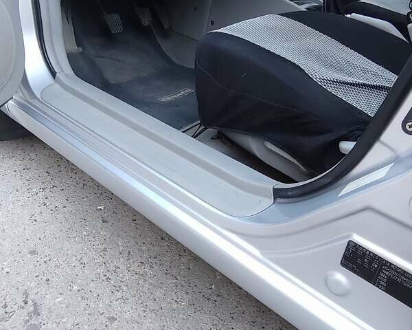 Серый Киа Черато, объемом двигателя 2 л и пробегом 164 тыс. км за 4900 $, фото 11 на Automoto.ua