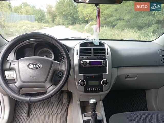 Киа Черато 2007 в Светловдске на Automoto.ua Серый Киа Черато, объемом двигателя 1.6 л и пробегом 164 тыс. км за 5000 $, фото 6 на Automoto.ua