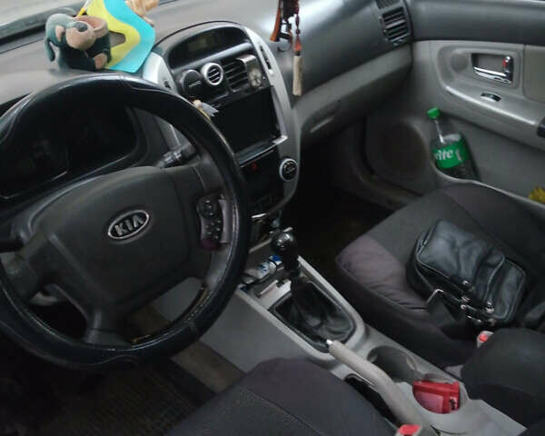 Кіа Черато 2007 у Києві на Automoto.ua Сірий Кіа Черато, об'ємом двигуна 1.6 л та пробігом 500 тис. км за 2500 $, фото 4 на Automoto.ua