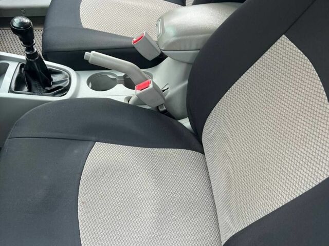 Сірий Кіа Черато, об'ємом двигуна 1.6 л та пробігом 198 тис. км за 4300 $, фото 7 на Automoto.ua