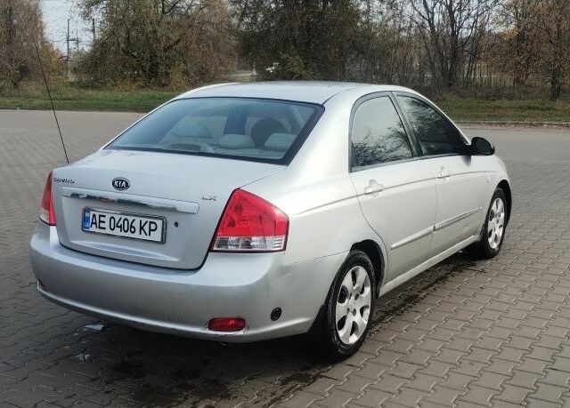 Серый Киа Черато, объемом двигателя 1.6 л и пробегом 296 тыс. км за 3900 $, фото 1 на Automoto.ua