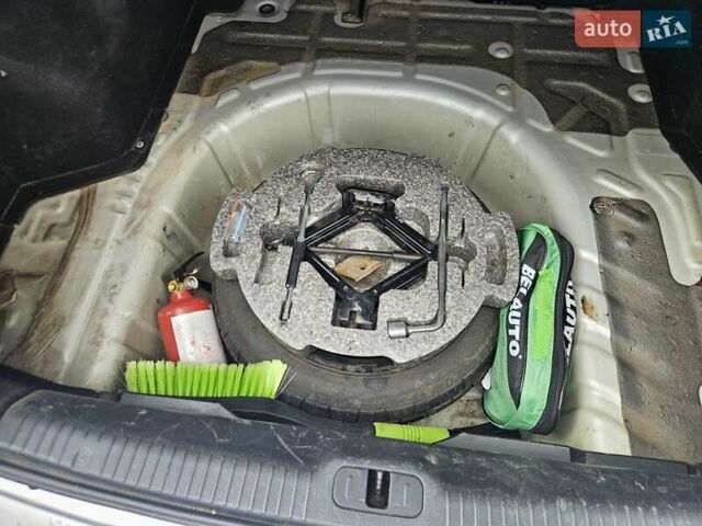 Серый Киа Черато, объемом двигателя 1.6 л и пробегом 197 тыс. км за 4300 $, фото 20 на Automoto.ua