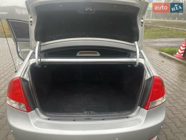 Сірий Кіа Черато, об'ємом двигуна 1.59 л та пробігом 250 тис. км за 4500 $, фото 12 на Automoto.ua