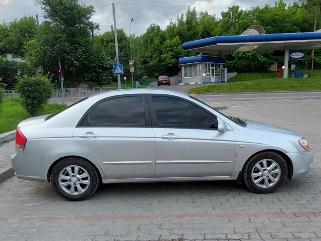 Сірий Кіа Черато, об'ємом двигуна 1.6 л та пробігом 385 тис. км за 3700 $, фото 4 на Automoto.ua