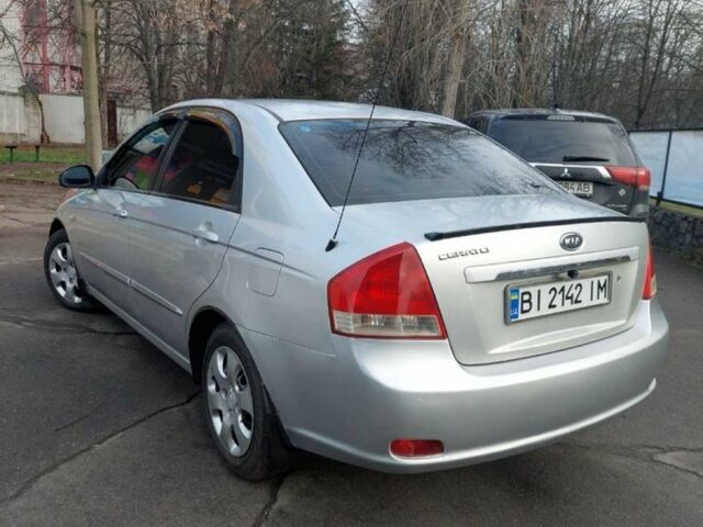 Серый Киа Черато, объемом двигателя 1.6 л и пробегом 250 тыс. км за 3999 $, фото 4 на Automoto.ua