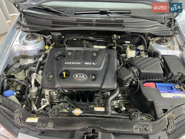 Серый Киа Черато, объемом двигателя 1.6 л и пробегом 82 тыс. км за 6300 $, фото 1 на Automoto.ua
