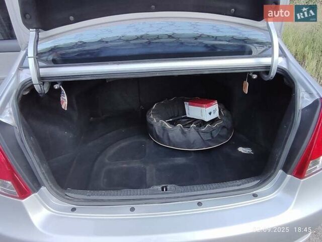 Серый Киа Черато, объемом двигателя 2 л и пробегом 164 тыс. км за 4900 $, фото 1 на Automoto.ua