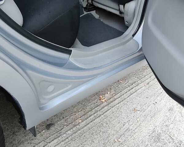 Серый Киа Черато, объемом двигателя 2 л и пробегом 164 тыс. км за 4900 $, фото 10 на Automoto.ua