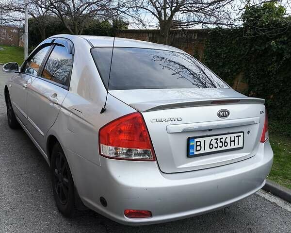 Серый Киа Черато, объемом двигателя 1.6 л и пробегом 218 тыс. км за 4500 $, фото 3 на Automoto.ua